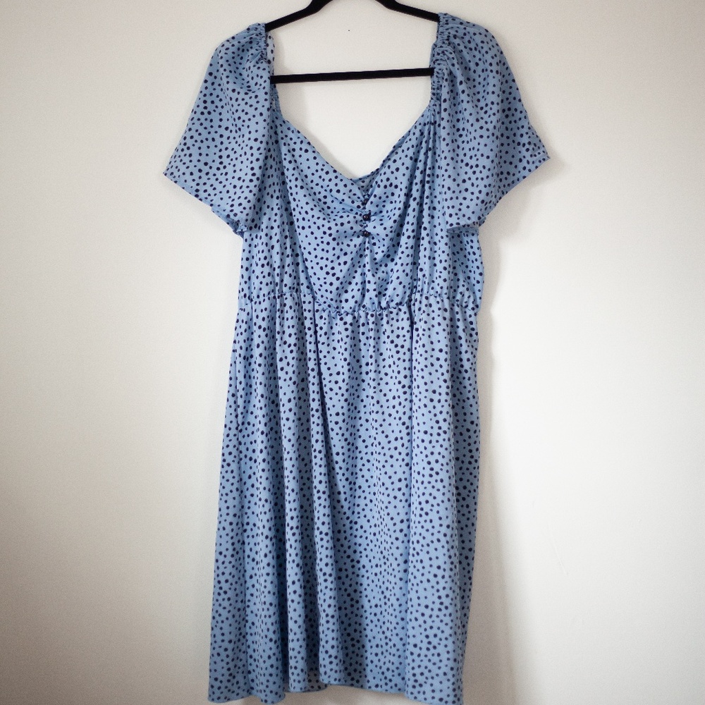 4xl polk dot dress, three buttons, off the shoulder, elastic waist and sleeves